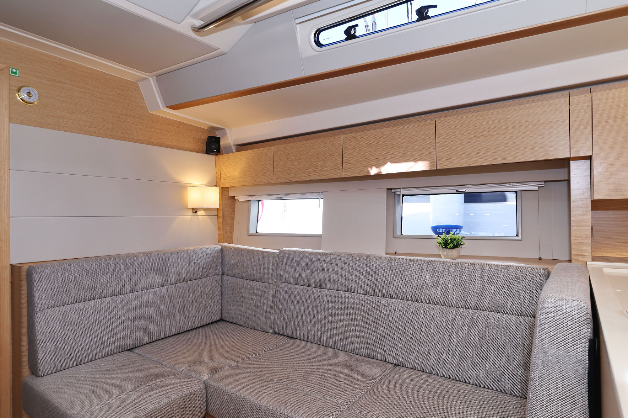 Hanse 588 - 5 + 1 cab. — photo 17