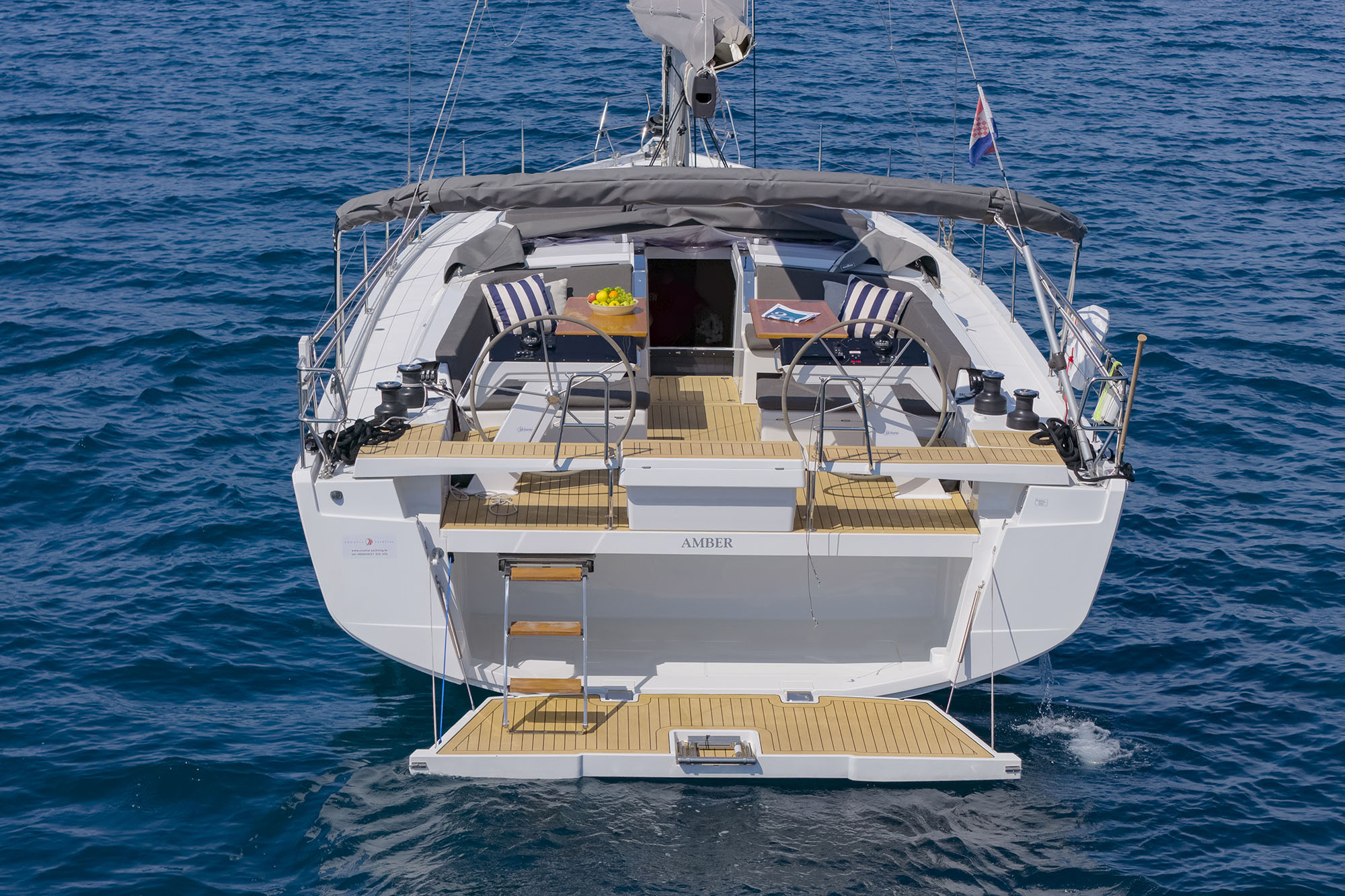 Hanse 510 - 4 + 1 cab. — photo 7