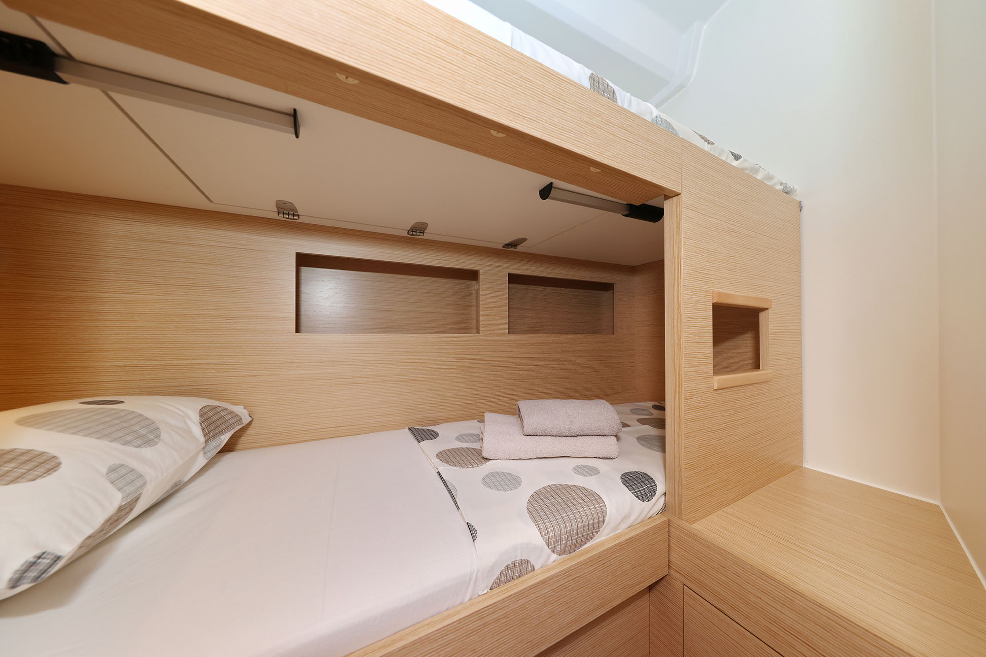 Hanse 510 - 4 + 1 cab. — photo 24