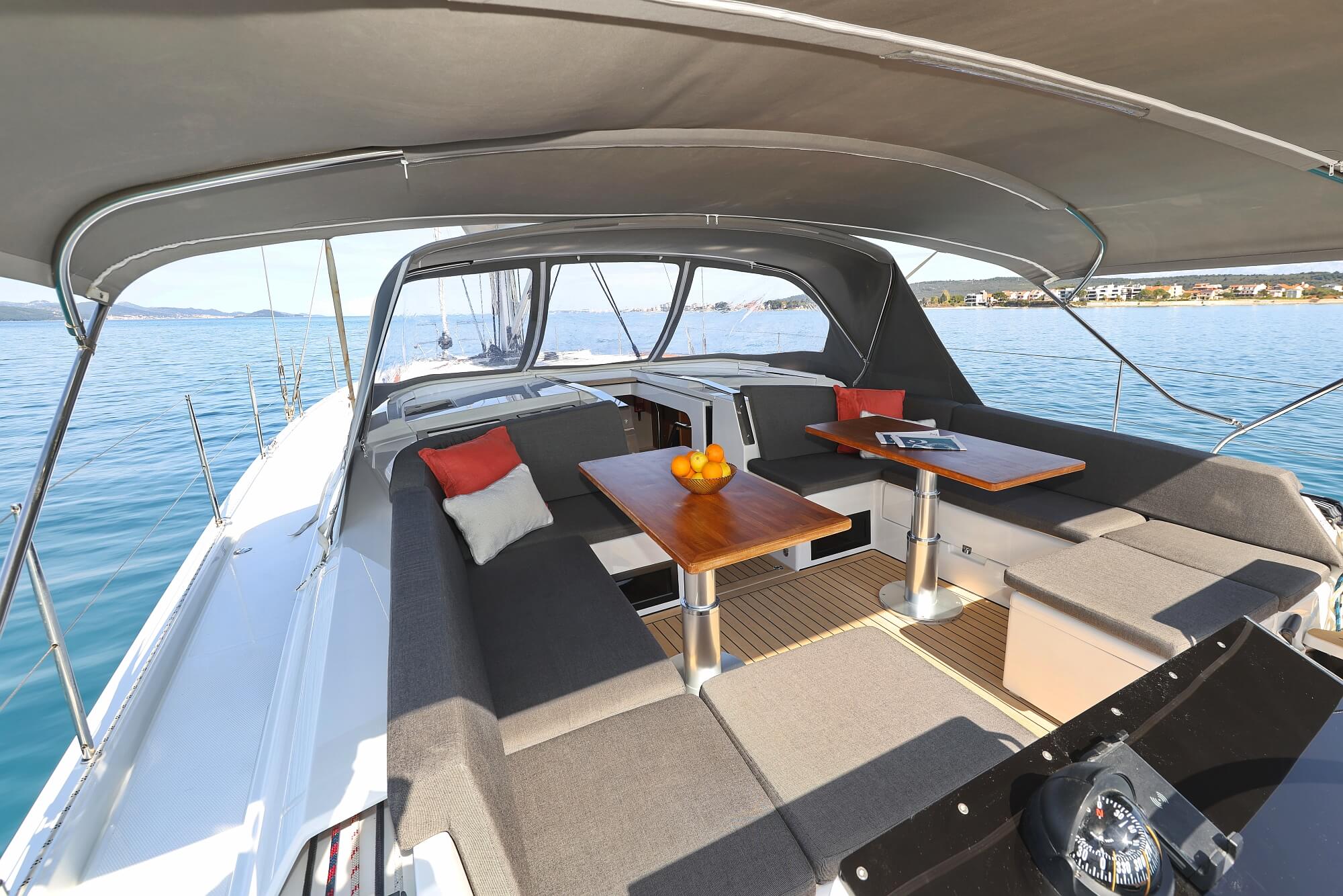 Hanse 510 - 5 + 1 cab. — photo 8