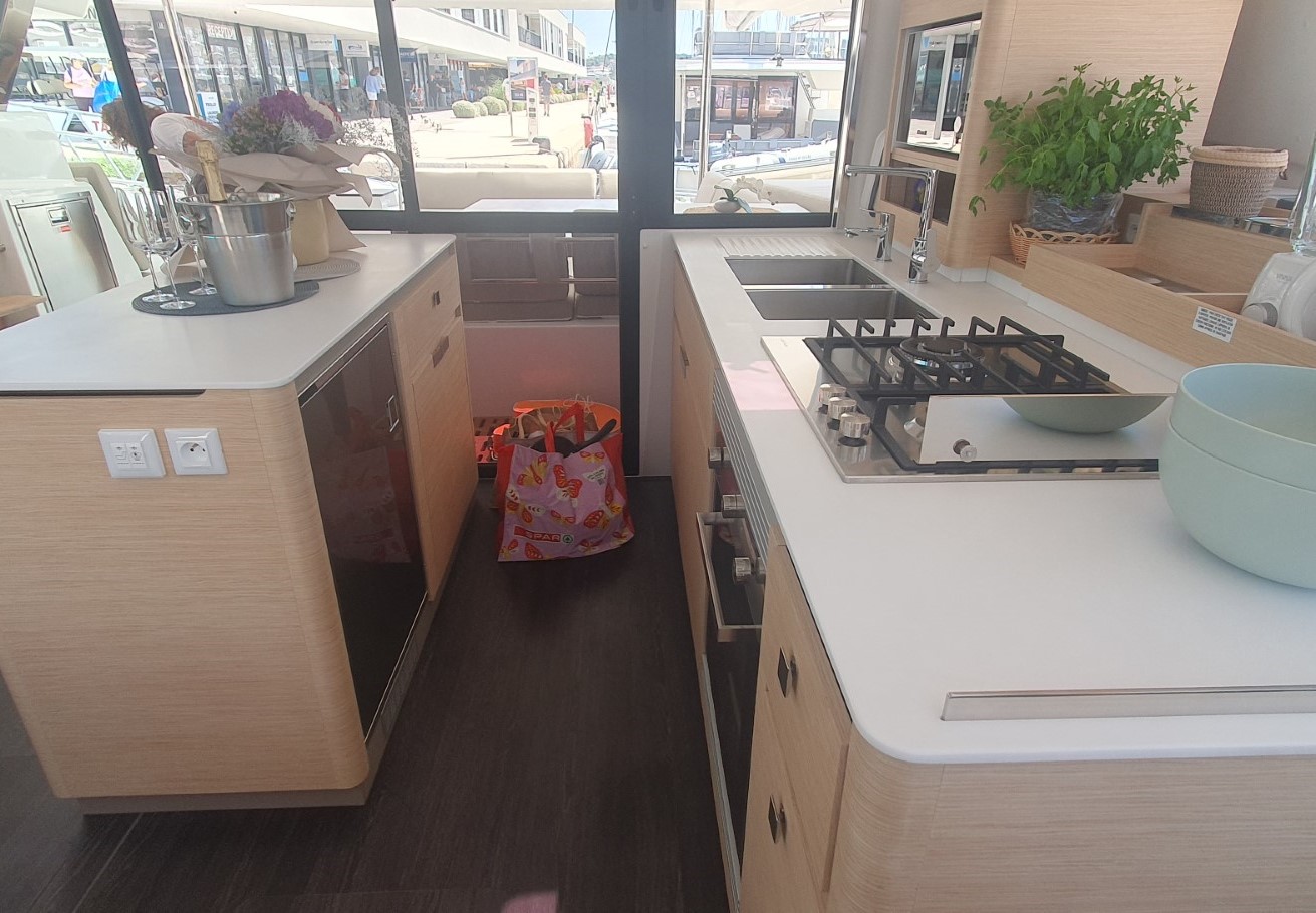Photo #18 - Fountaine Pajot Aura 51 - 5 + 1 cab. (Sunrise) in Trogir - 41904