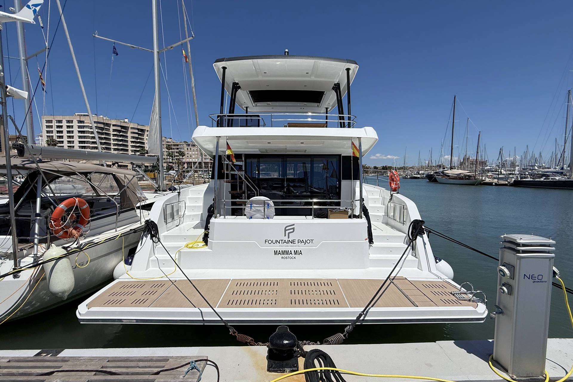 Fountaine Pajot MY6 — photo 3