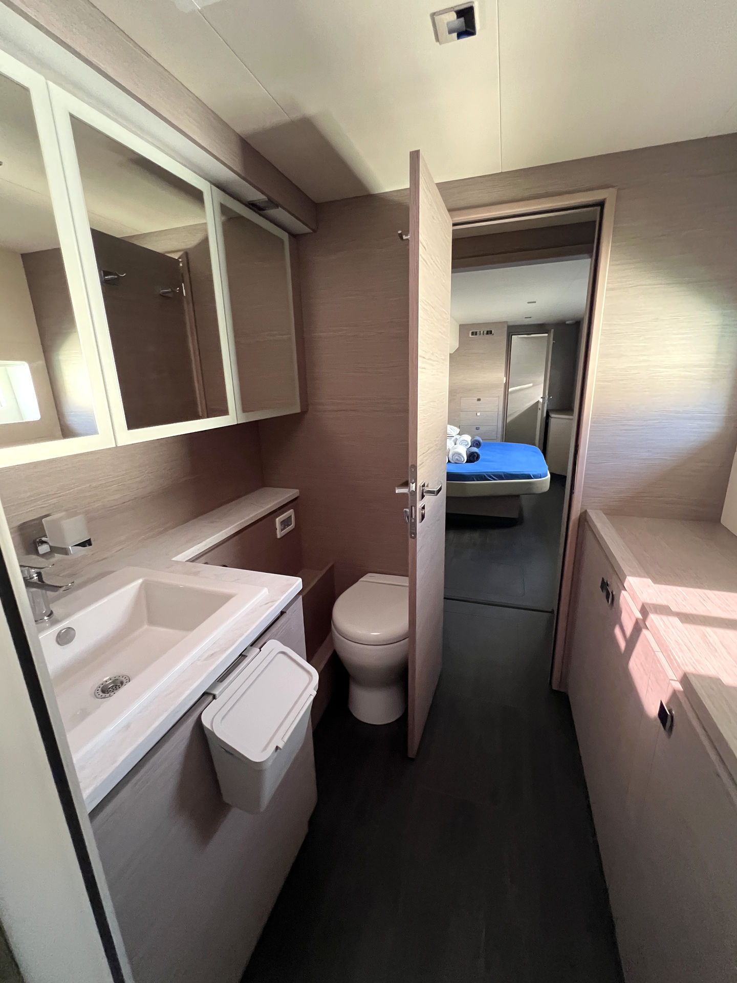 Fountaine Pajot MY6 — photo 25