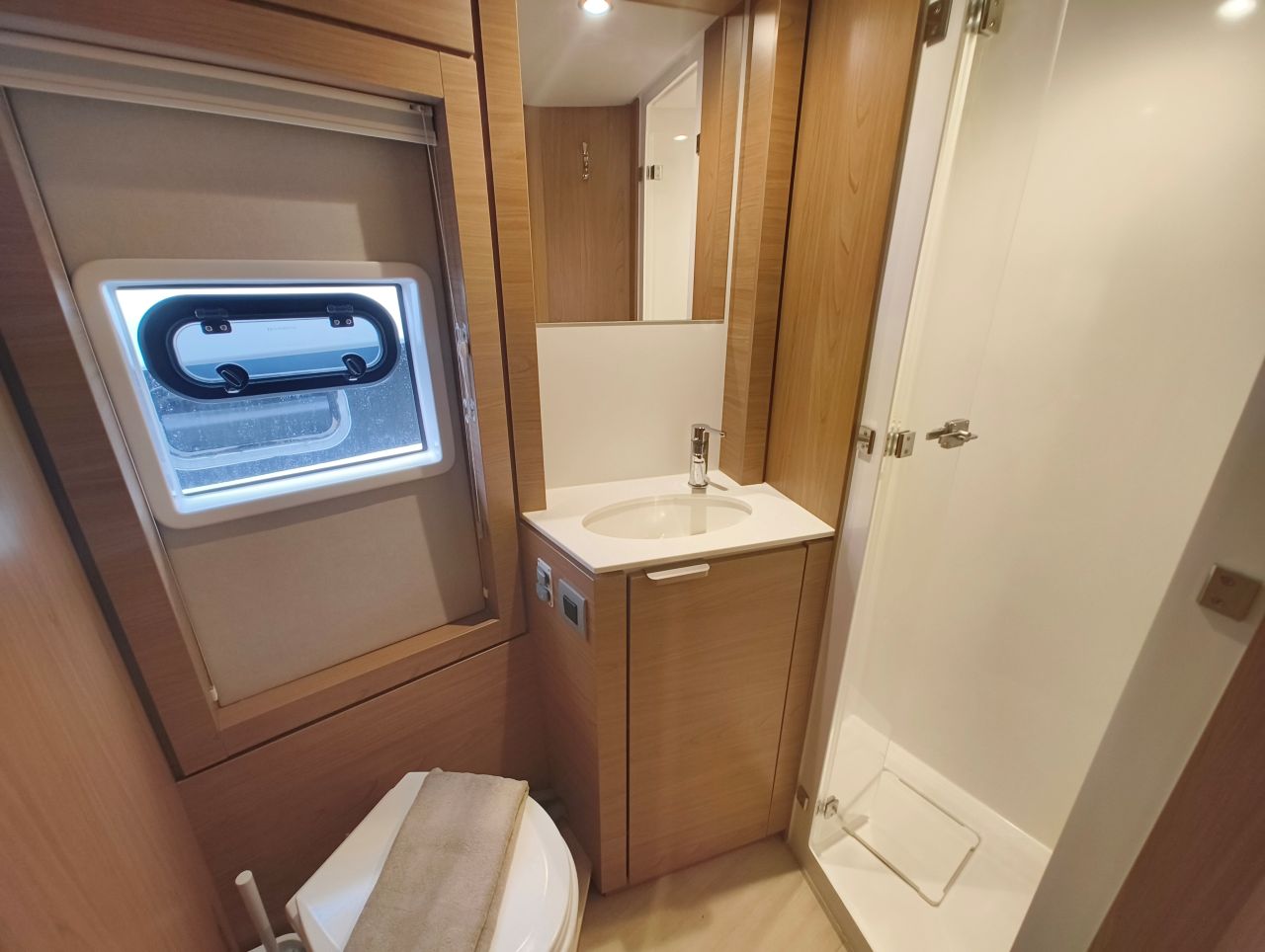 Bali 4.4 - 4 + 2 cab. — photo 12