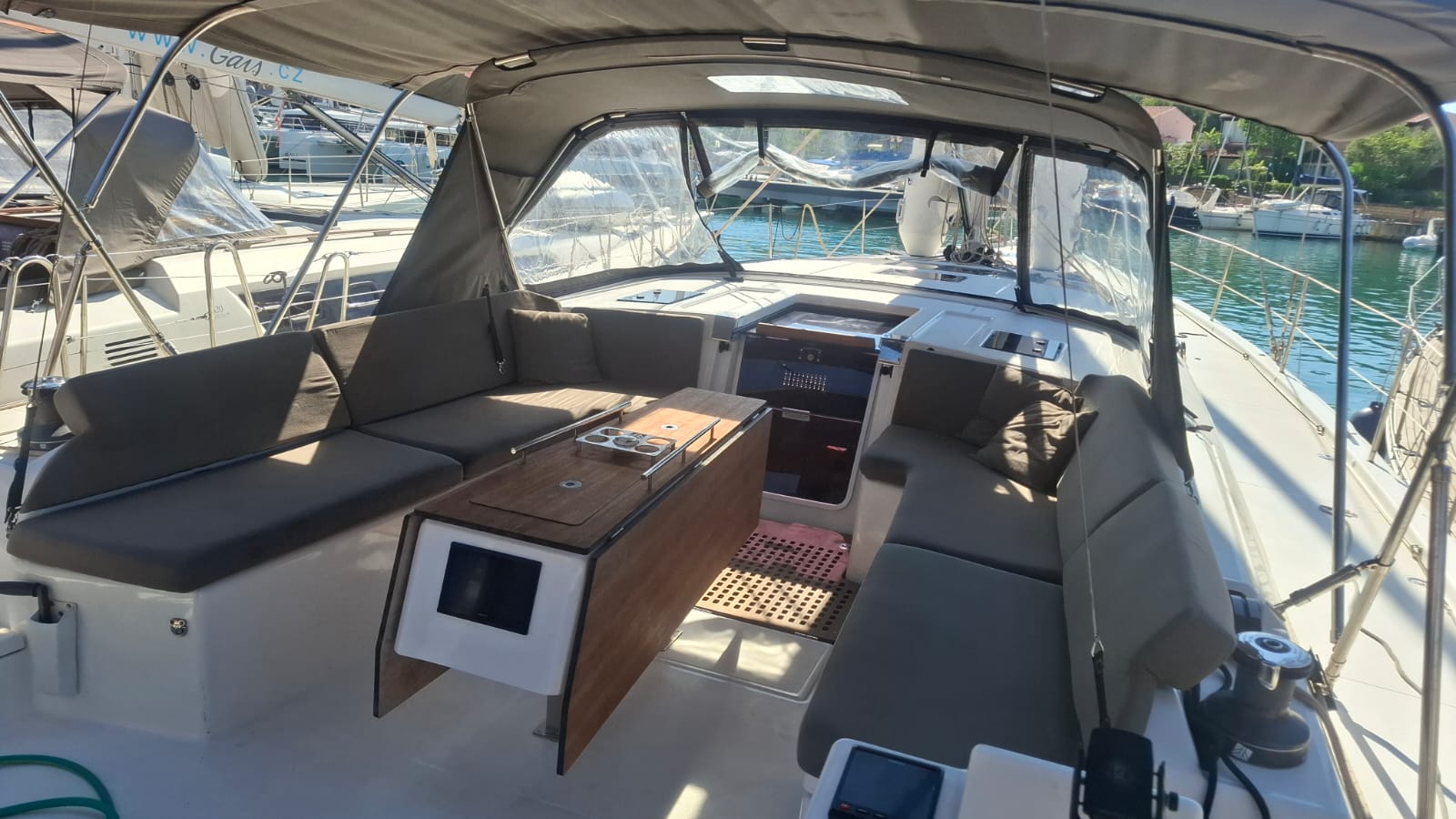 Dufour 530 - 5 + 1 cab. — photo 6