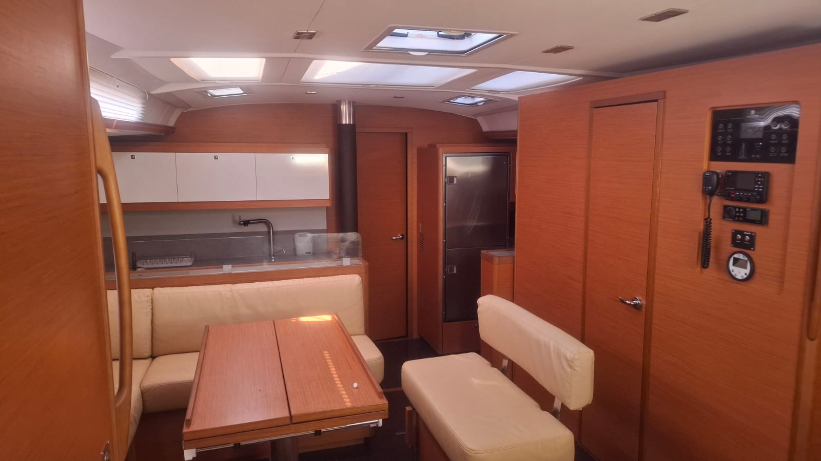 Dufour 530 - 5 + 1 cab. — photo 7