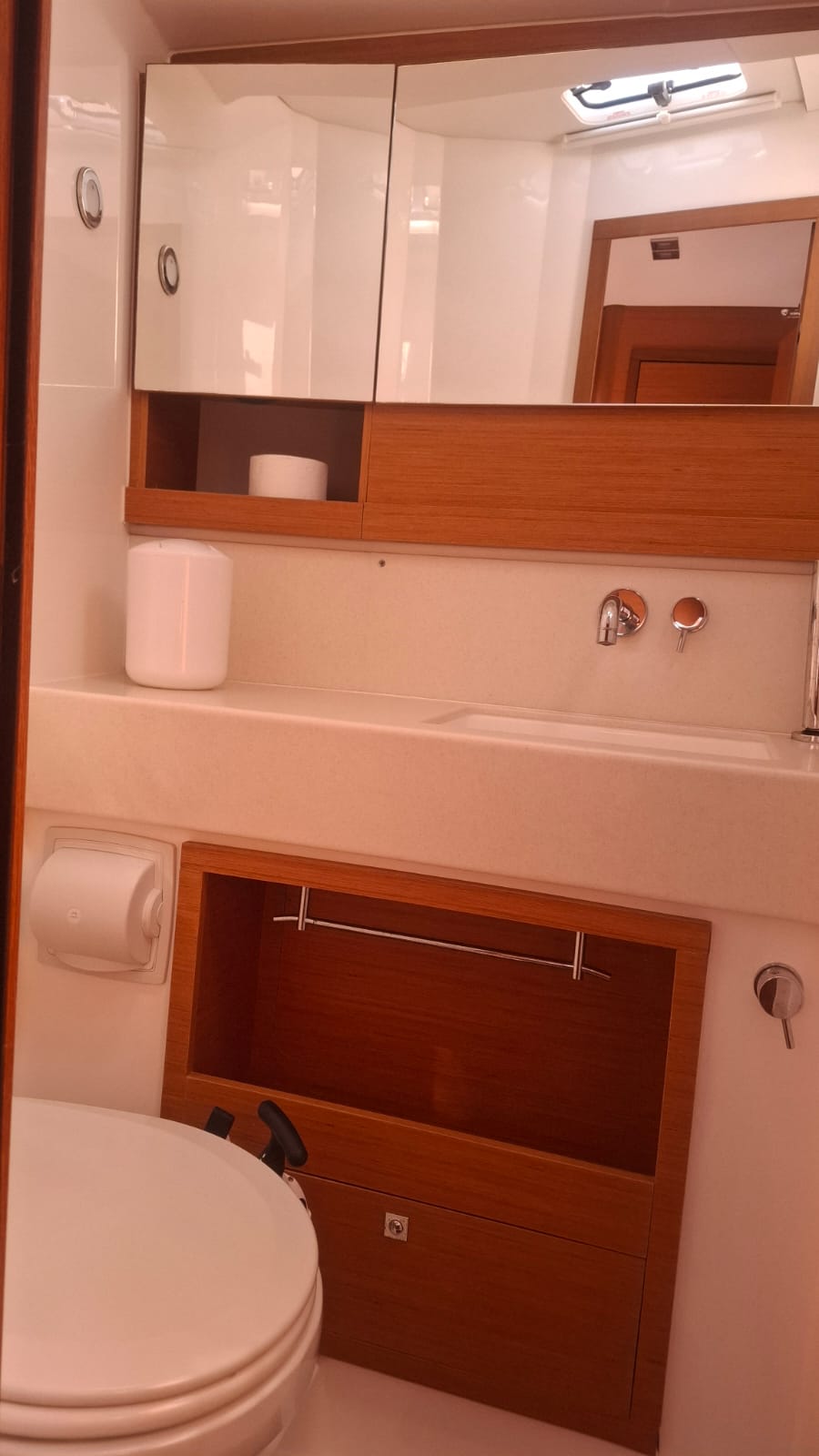 Dufour 530 - 5 + 1 cab. — photo 10