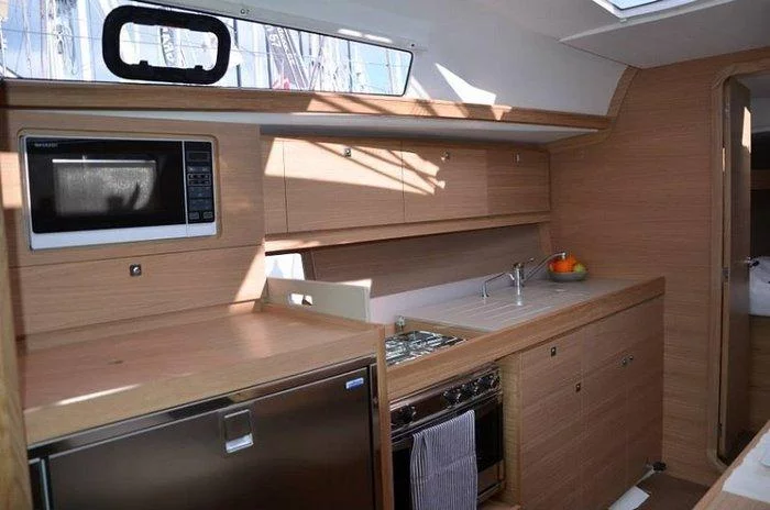 Dufour 382 GL (Calypso)  - 14