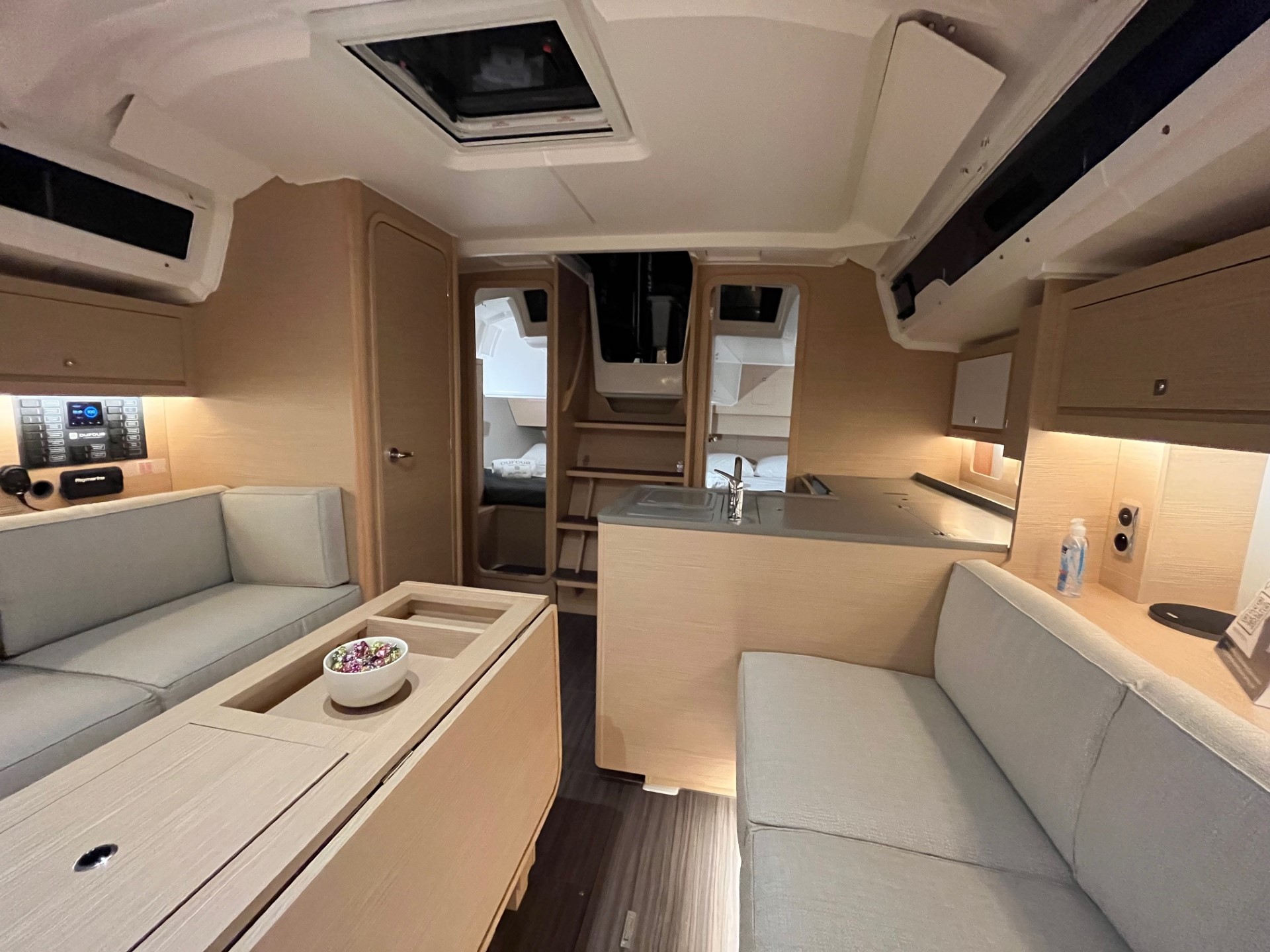 Photo #9 - Dufour 37 - 3 cab. (Alma) in Athens - 42025