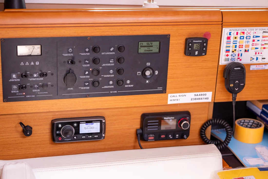 Sun Odyssey 449 (Cherry)  - 10