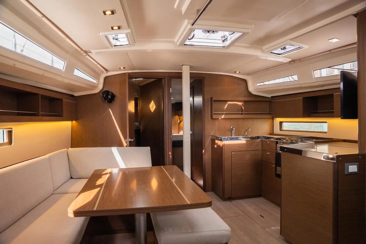 Photo #7 - Oceanis 40.1 (Polemas) in Tolone - 42053