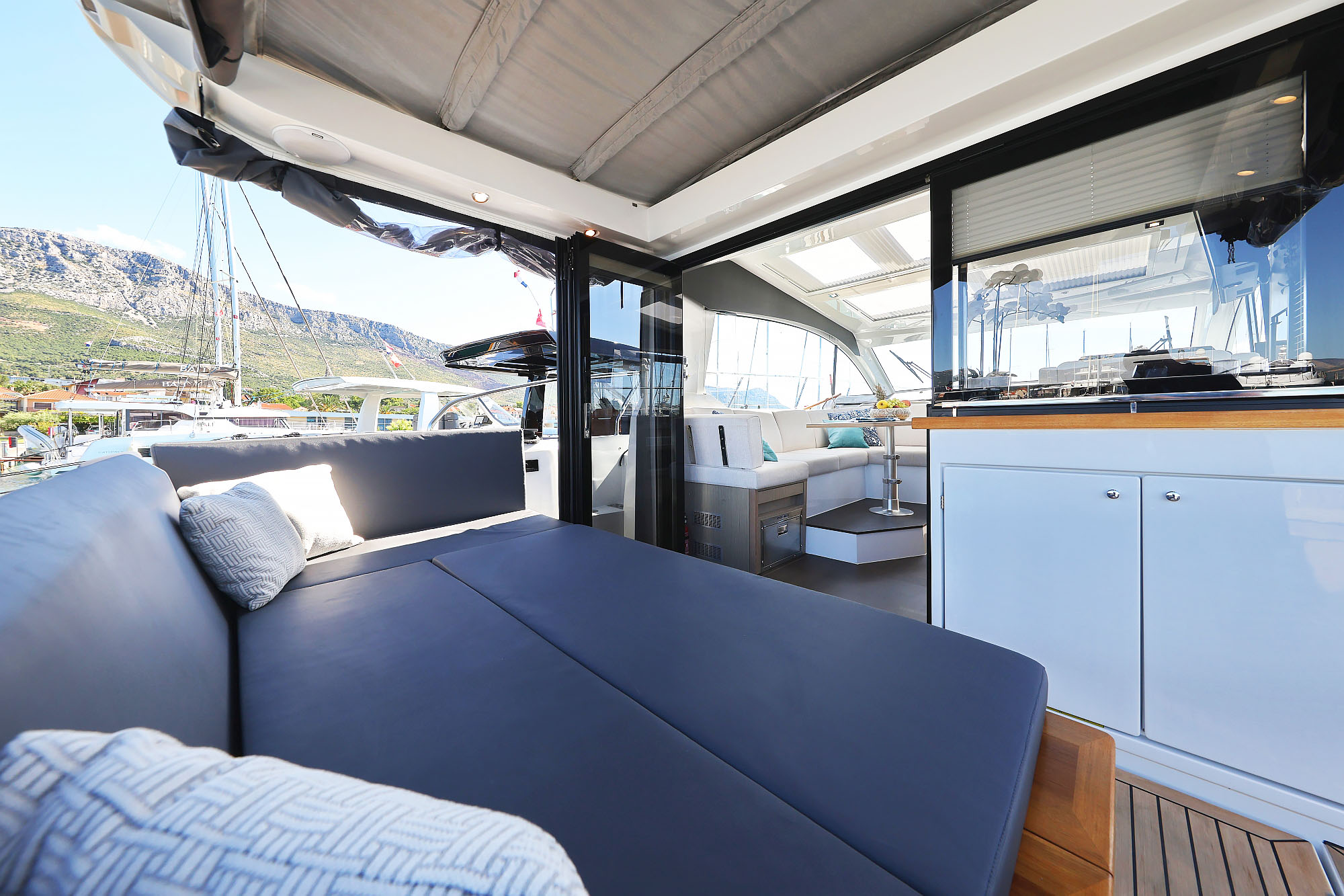 Sealine C390 — photo 16