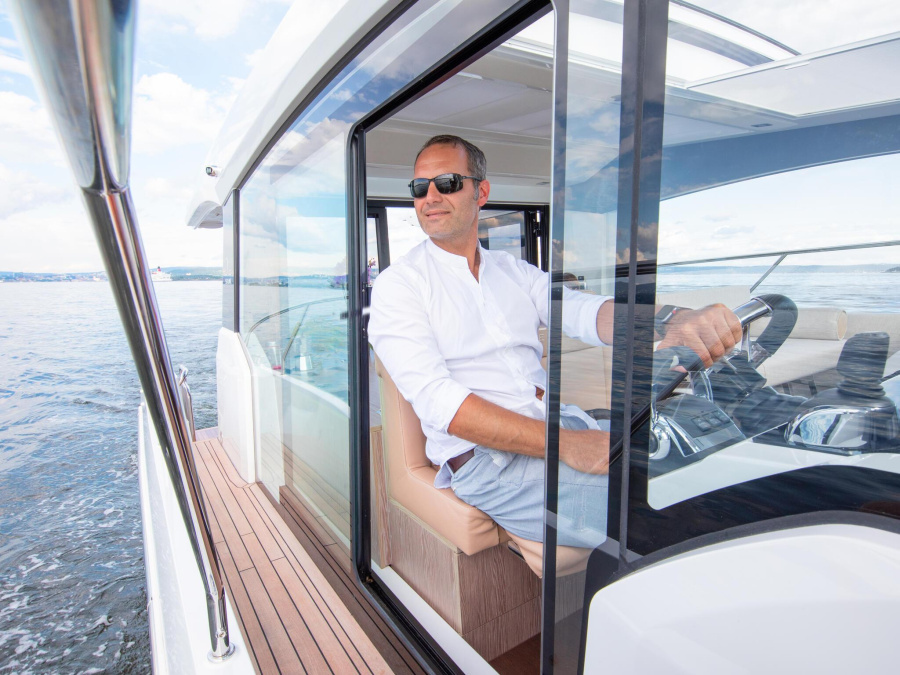 Sealine C390 — photo 25