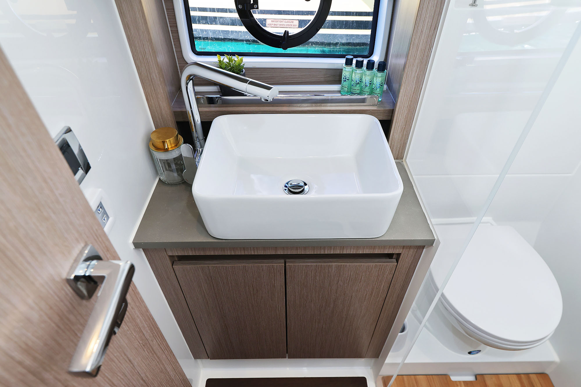Sealine C390 — photo 35