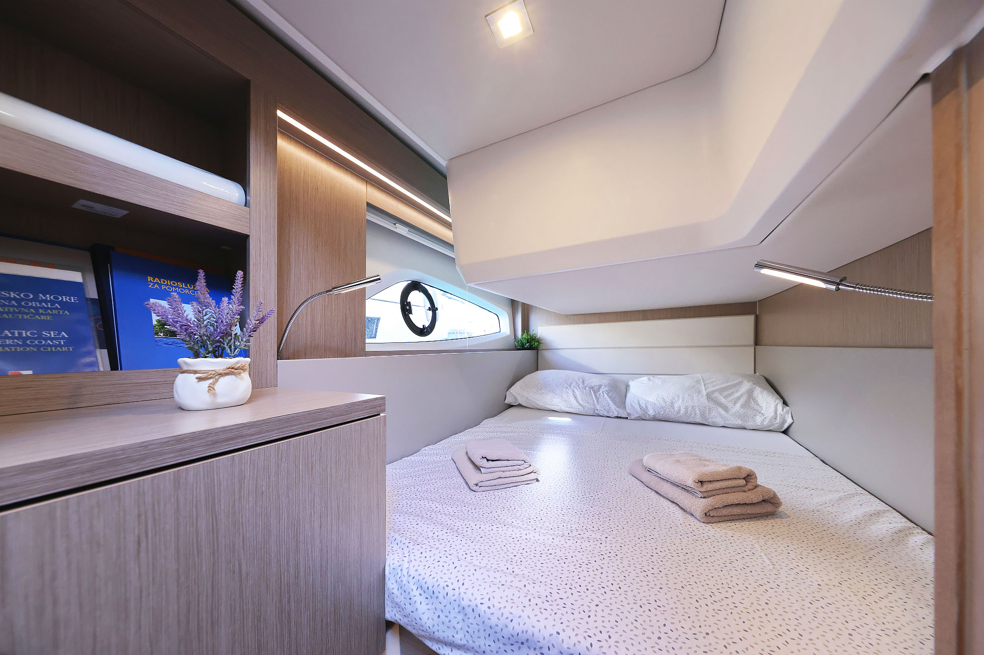 Sealine C390 — photo 39