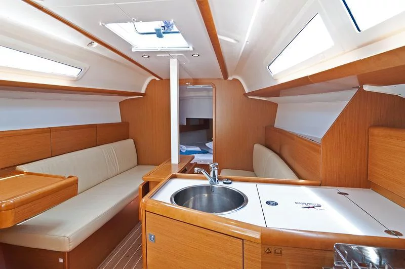 Sun Odyssey 33i (Buena Suerte)  - 4
