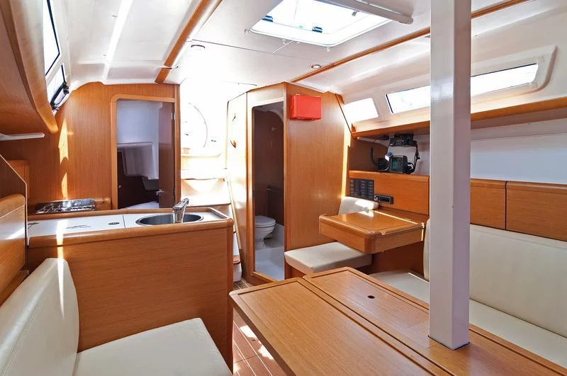 Sun Odyssey 33i (Buena Suerte)  - 7