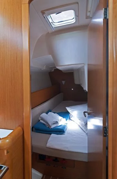 Sun Odyssey 33i (Buena Suerte)  - 10