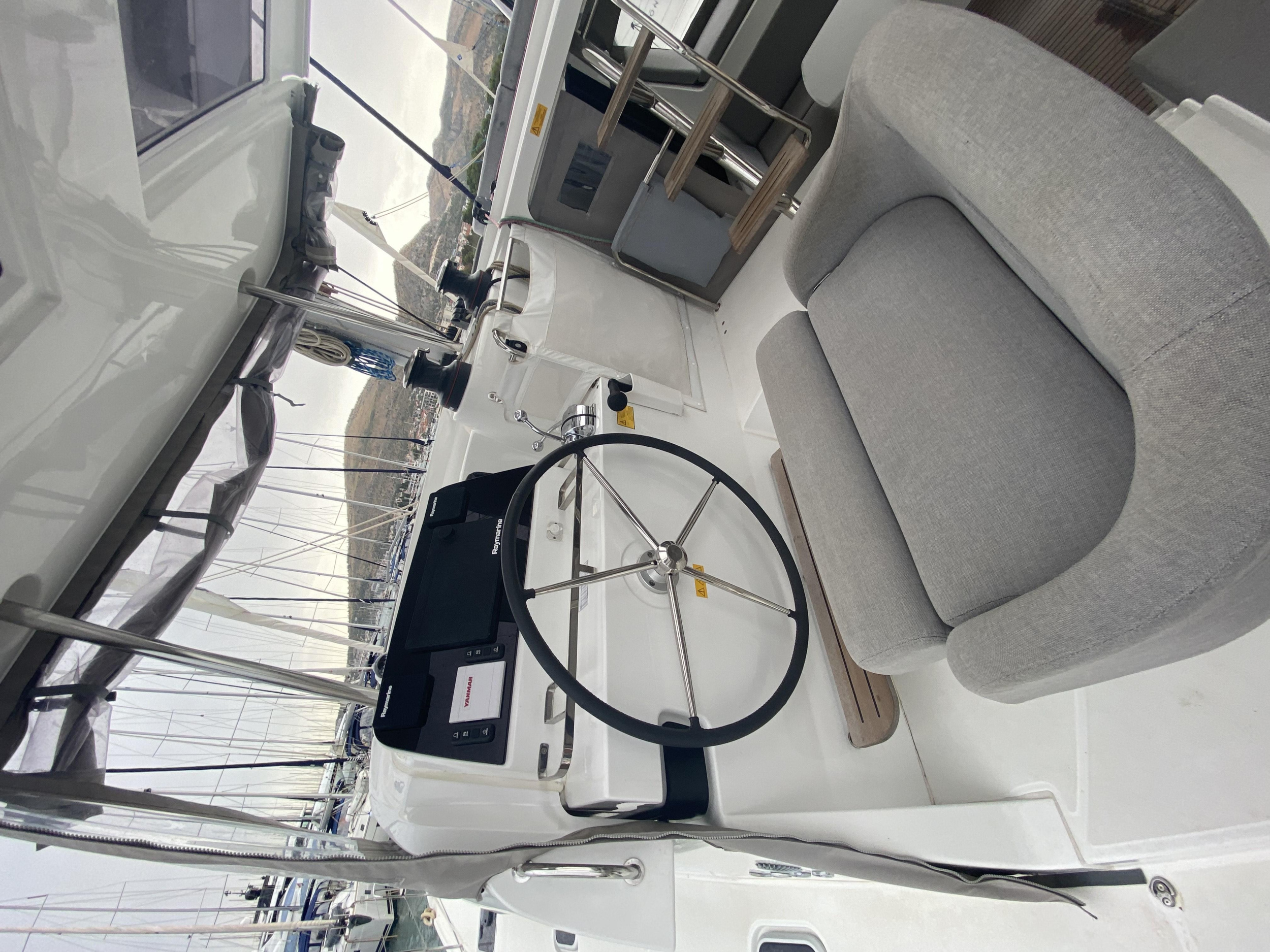 Photo #8 - Lagoon 42 - 4 + 1 cab. (Brunhilde) in St. George's - 42169