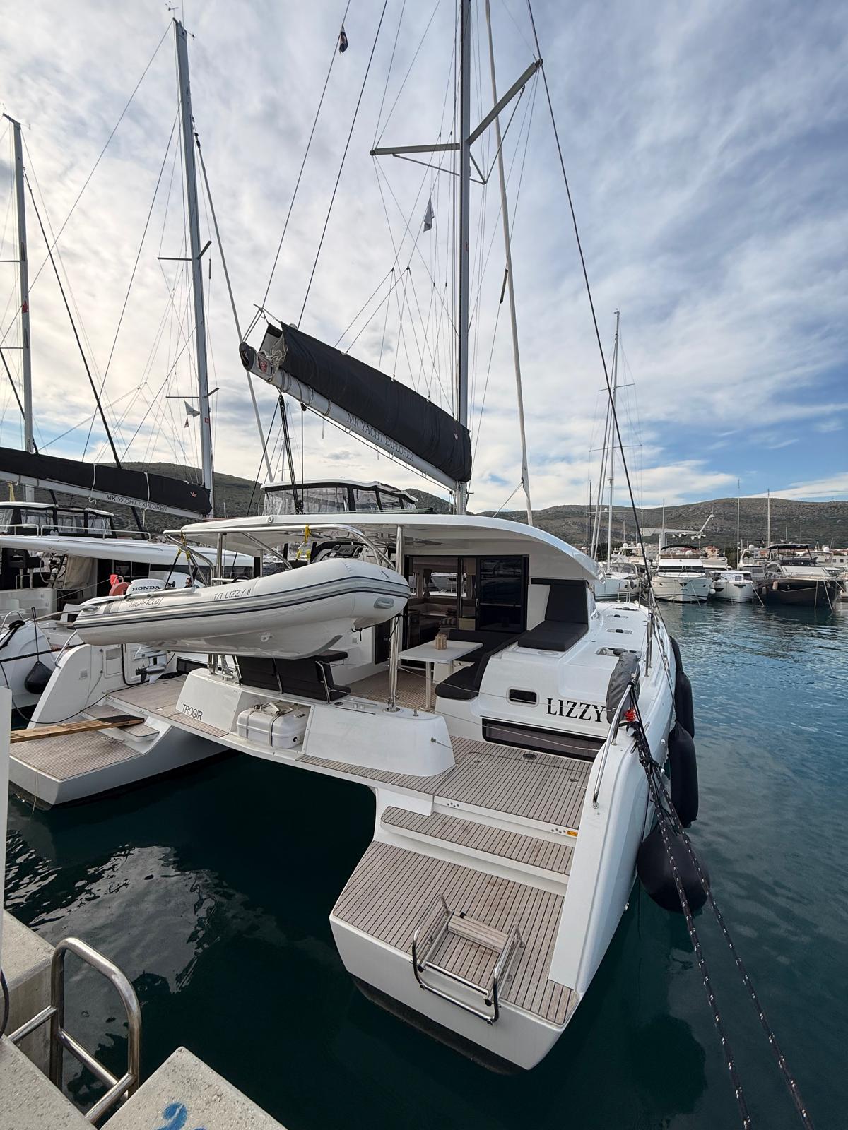 Lagoon 42 - 4 + 2 cab. — photo 6