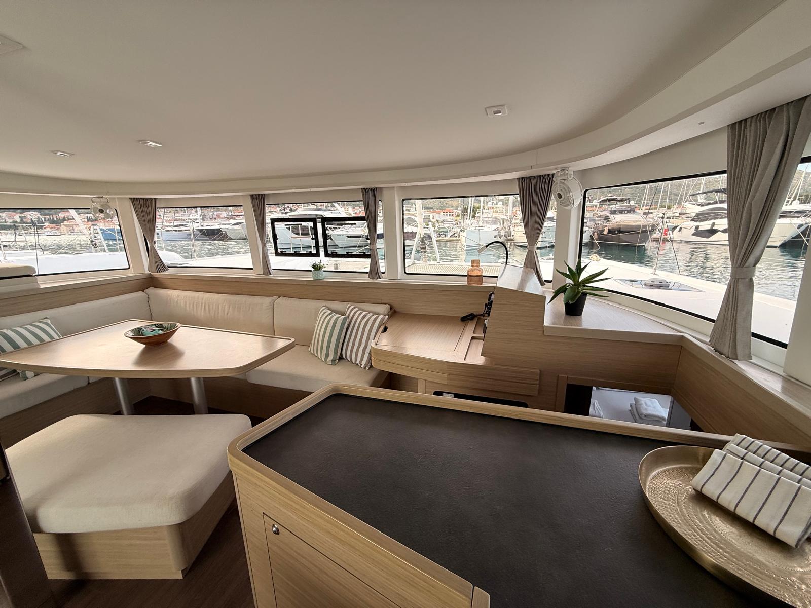 Lagoon 42 - 4 + 2 cab. — photo 11