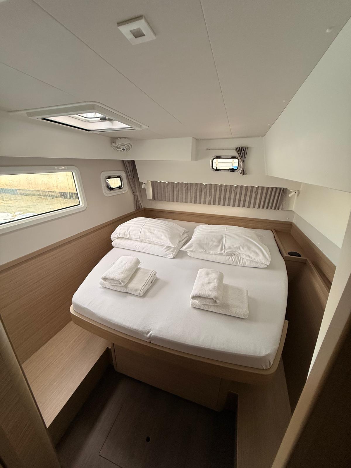 Lagoon 42 - 4 + 2 cab. — photo 14
