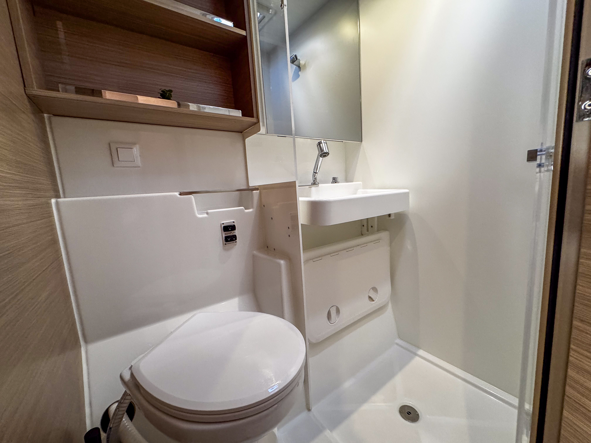 Lagoon 43 - 4 + 2 cab. — photo 21