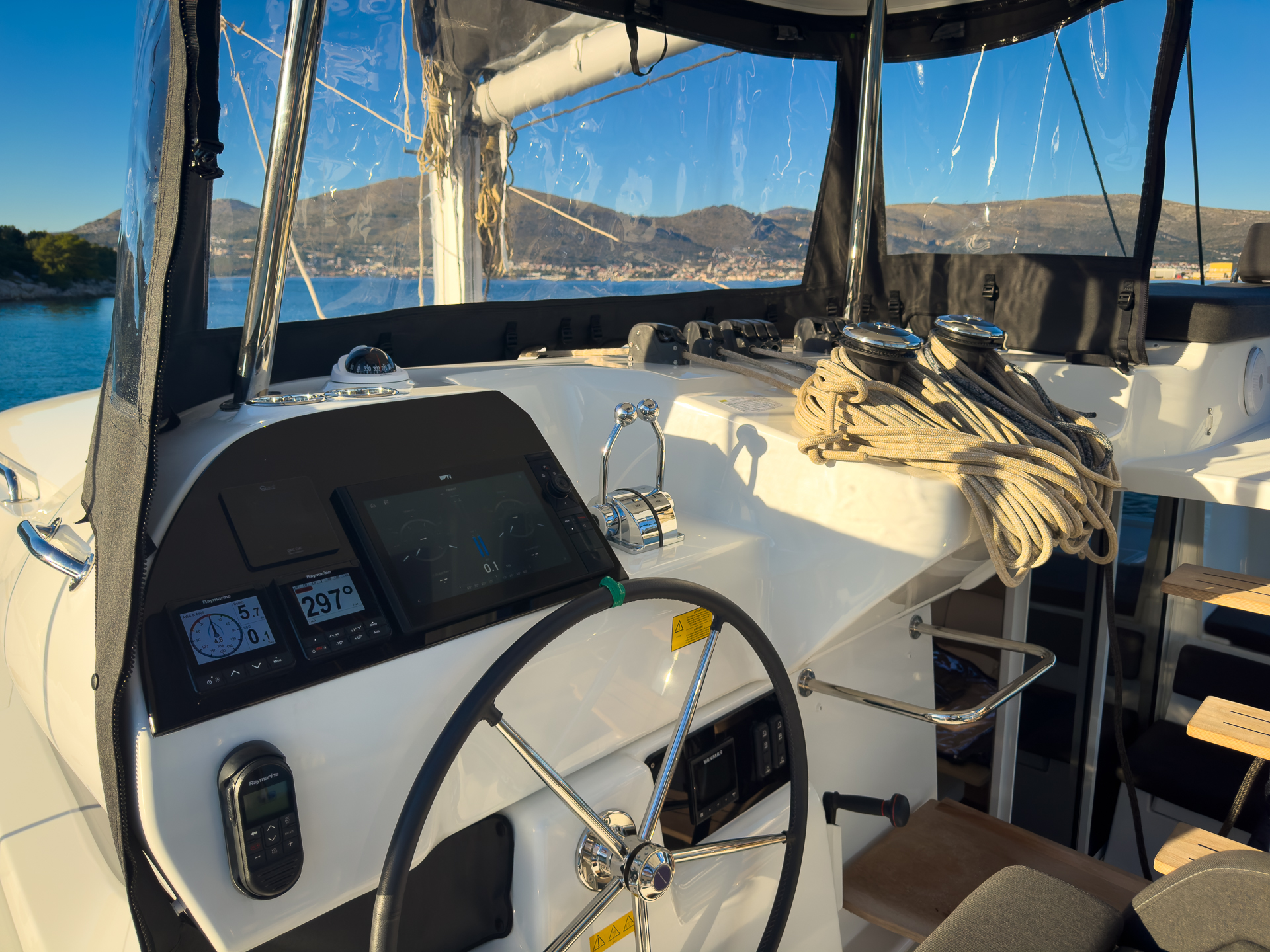 Lagoon 43 - 4 + 2 cab. — photo 11