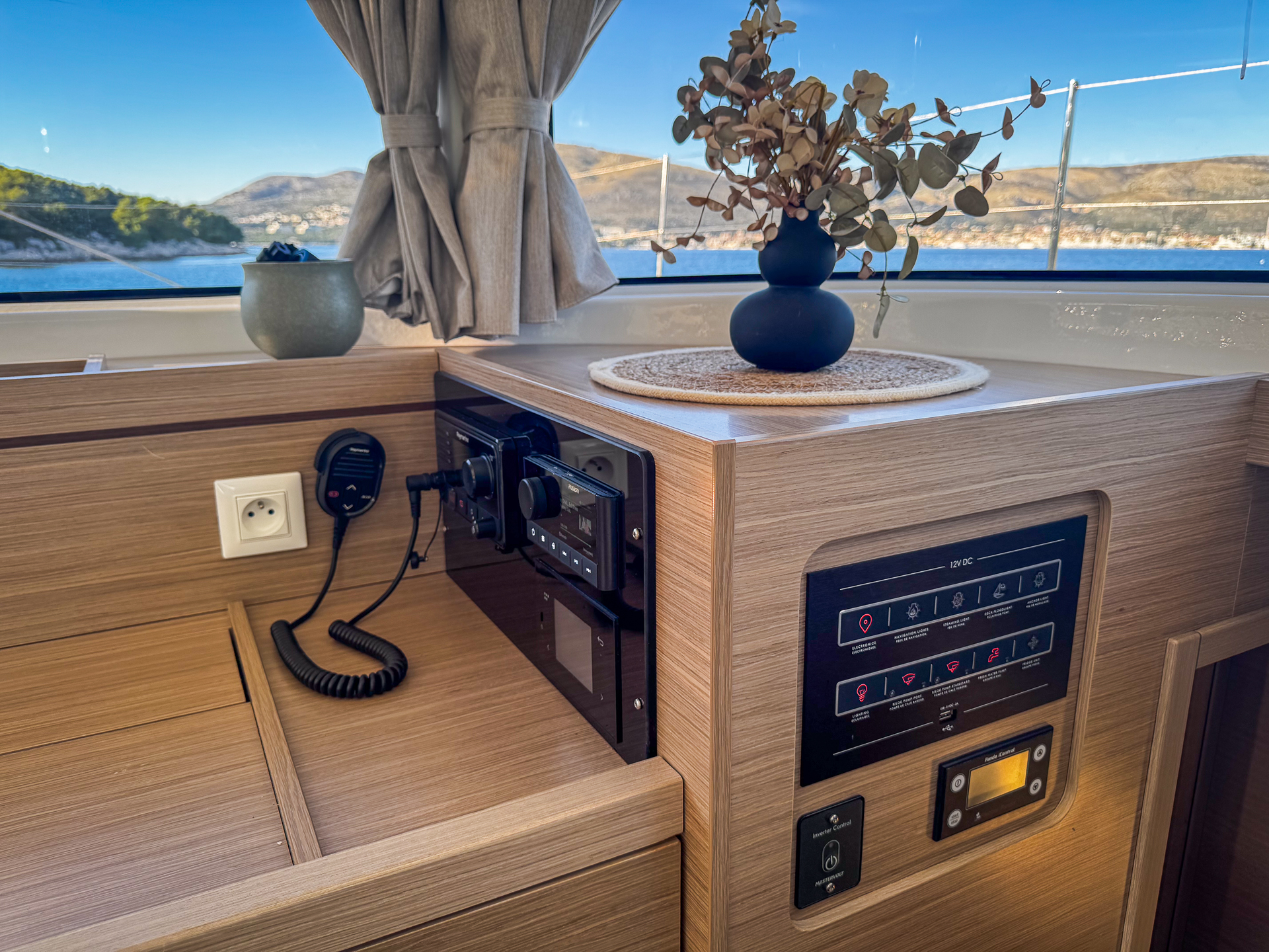 Lagoon 43 - 4 + 2 cab. — photo 19