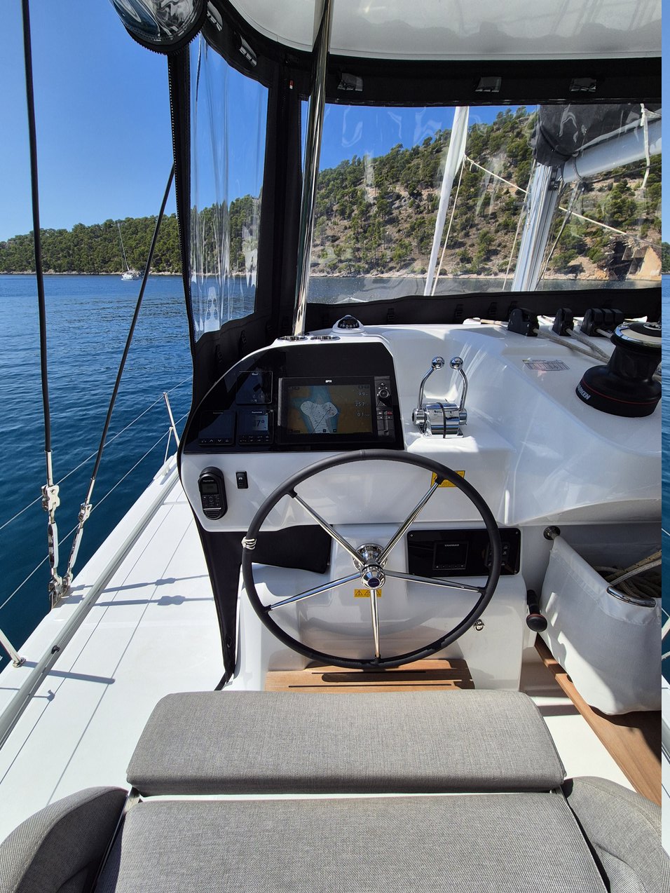 Lagoon 43 - 4 + 2 cab. — photo 3