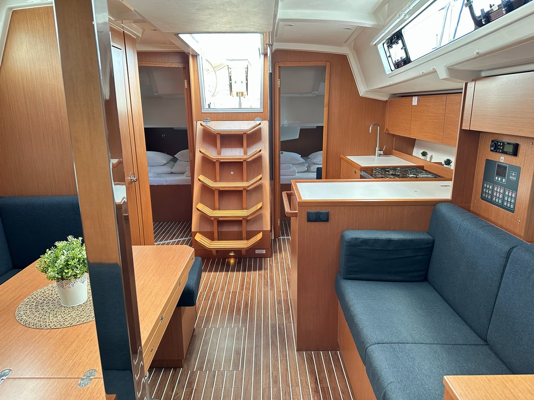Bavaria C38 — photo 8