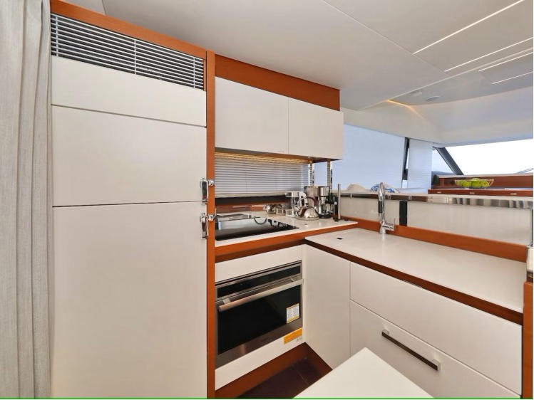 Prestige 520 Flybridge - 3 + 1 cab. — photo 17
