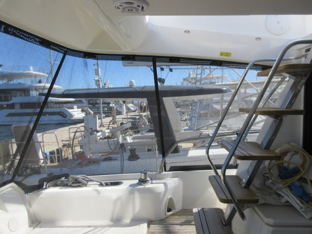 Prestige 520 Flybridge - 3 + 1 cab. — photo 21