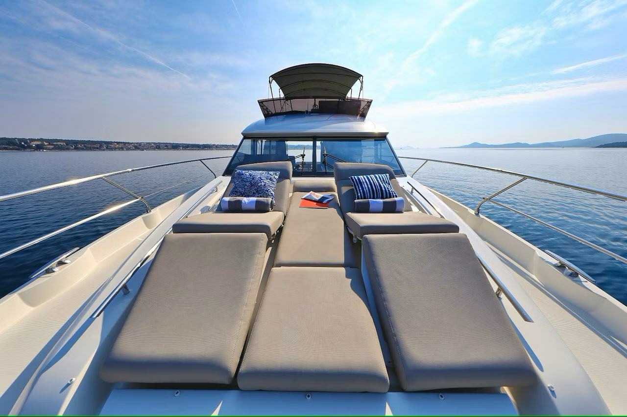 Prestige 520 Flybridge - 3 + 1 cab. — photo 31