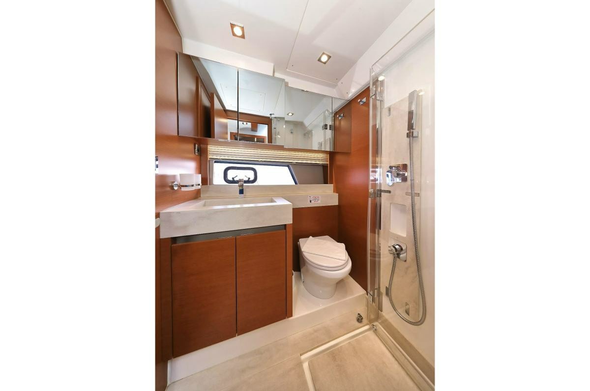 Prestige 520 Flybridge - 3 + 1 cab. — photo 34