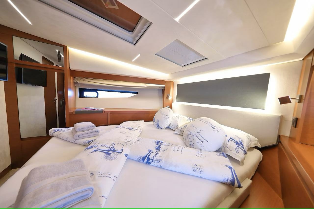 Prestige 520 Flybridge - 3 + 1 cab. — photo 35