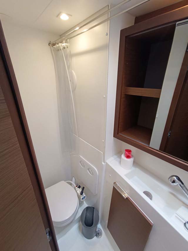 Lagoon 40 - 4 + 2 cab — photo 19
