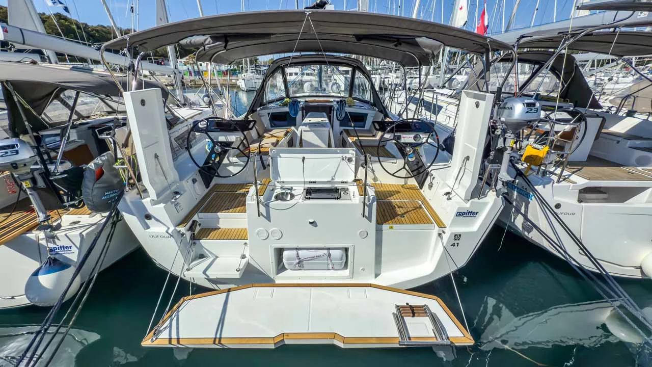 Dufour 41 Performance - 3 cab. (Nine to five)  - 2