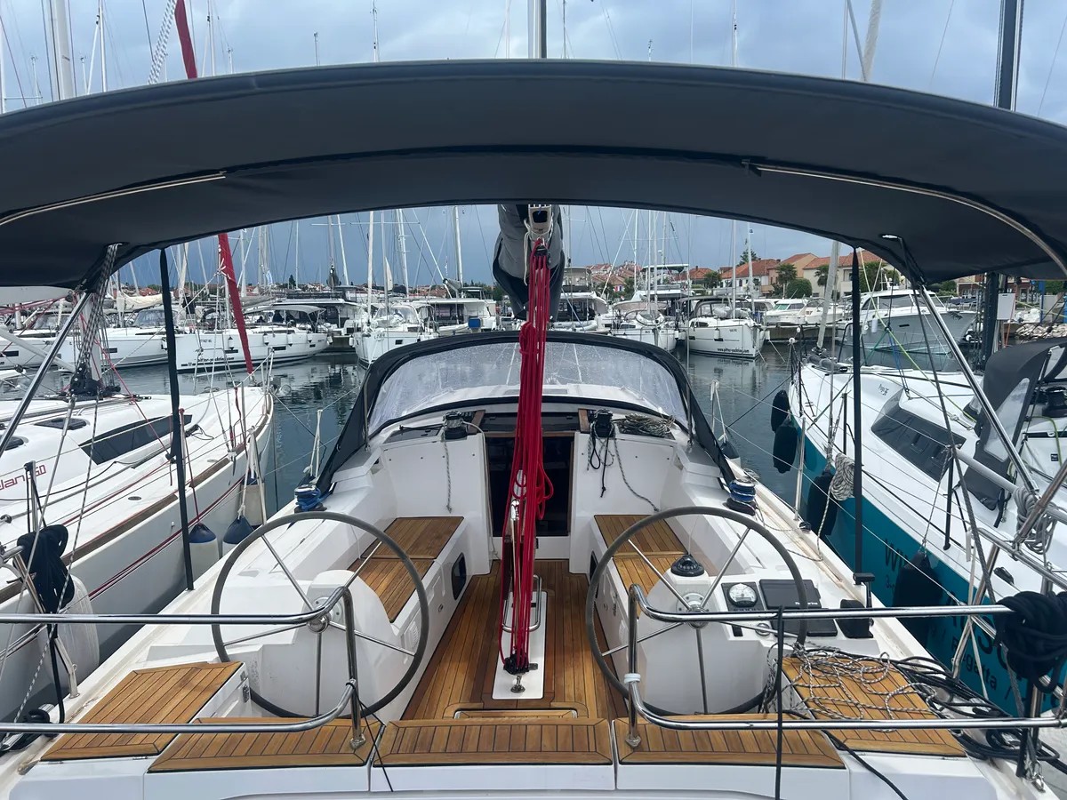 Maxus 35 — photo 3