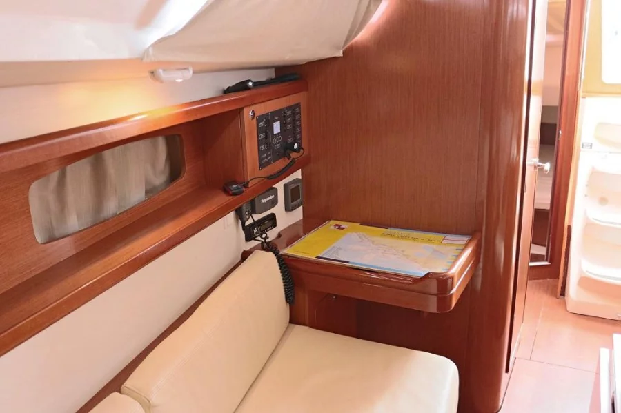 Oceanis 34 (Beba)  - 8