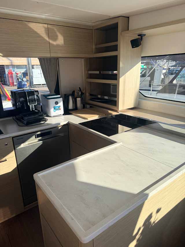 Lagoon 46 - 4 + 1 cab. — photo 15