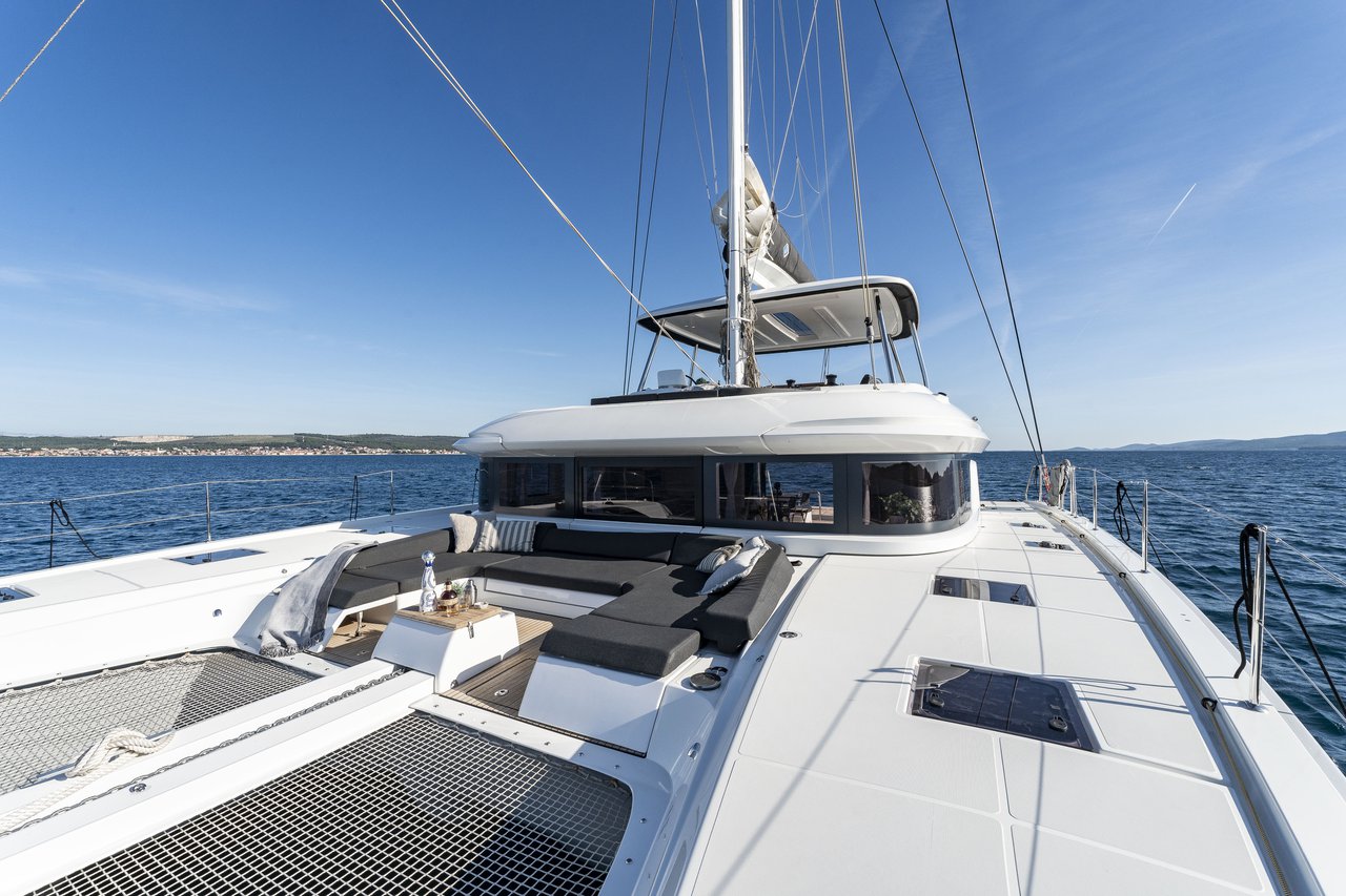 Photo #3 - Lagoon 55 - 4 cab. (Black Caviar) in Split - 42372