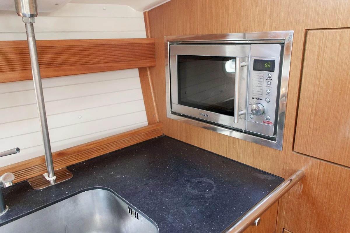 Bavaria 43 Cruiser (Constantina)  - 19