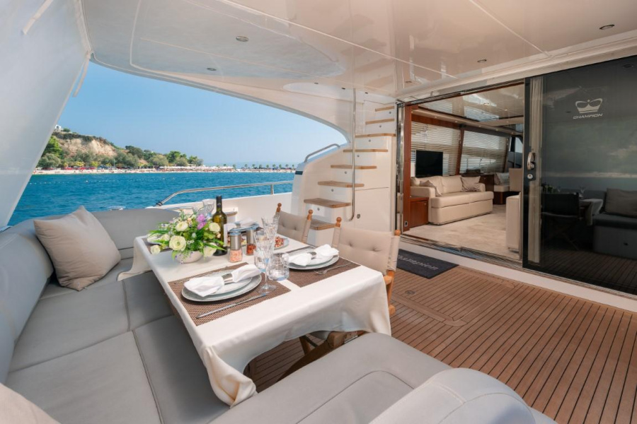 Photo #10 - Princess 72 Flybridge - 4 + 1 cab. (Champion) en Podstrana - 42427