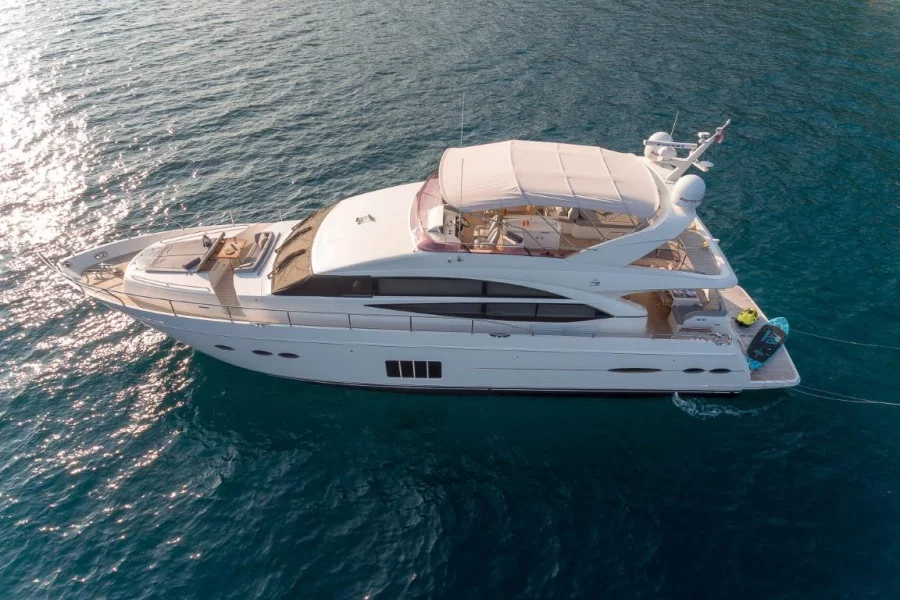 Princess 72 Flybridge - 4 + 1 cab. (Champion)  - 17