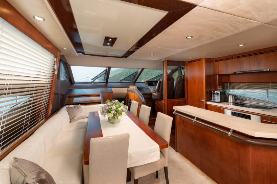 Photo #24 - Princess 72 Flybridge - 4 + 1 cab. (Champion) en Podstrana - 42427