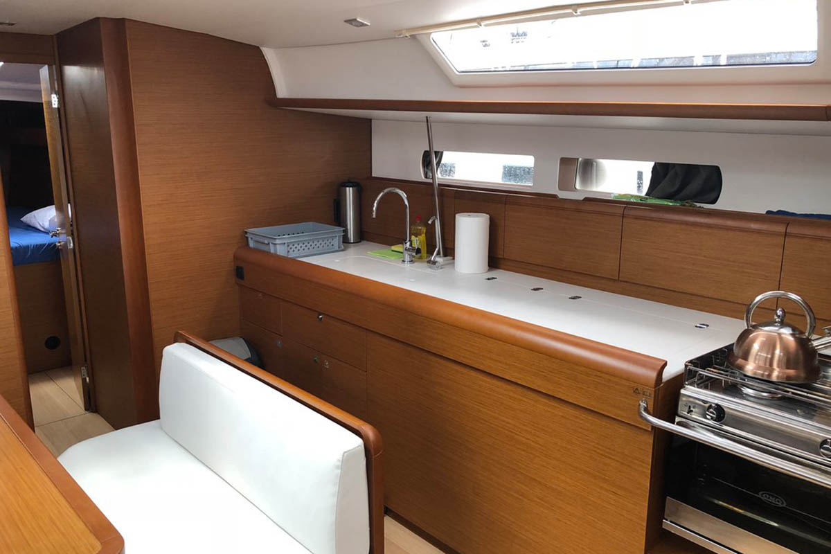 Photo #16 - Sun Odyssey 479 - 4 cab. (Albinez) en Elliniko - 42428