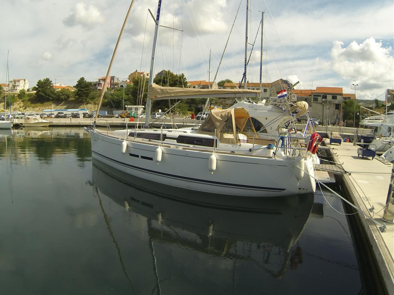 Photo #1 - Dufour 375 GL (China Girl) in Sibenik - 42589