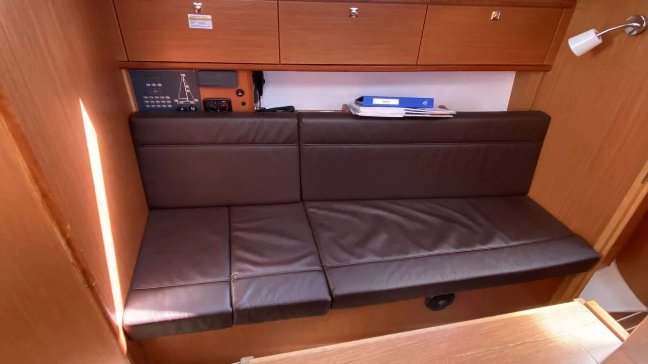 Bavaria Cruiser 34 (Loop)  - 8