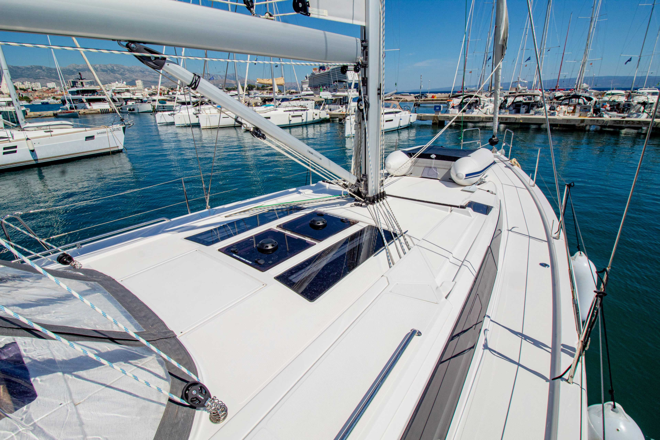 Bavaria C46 - 4 cab. — photo 4